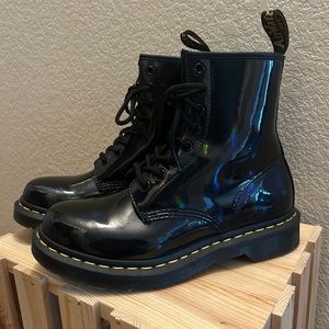 Dr. Martens Boots Size 7 1460 patent leather boots Docs Doc Martens